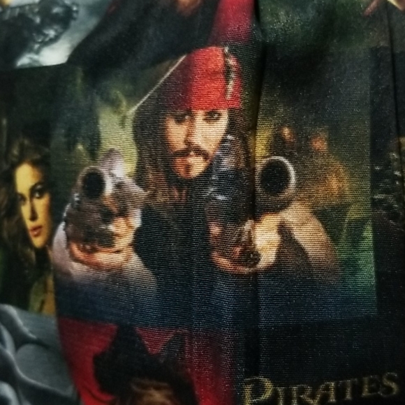 Pirates of the Caribbean Facemask - Picture 4 of 7